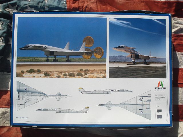 Italeri IT1282 XB-70 Valkyrie Model airplane Italeri IT1282 XB-70 Valkyrie Model airplane